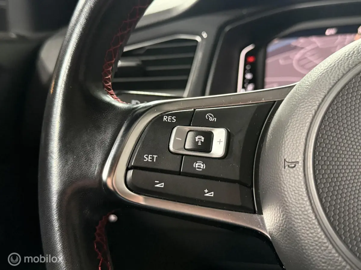 1.5 TSI R-LINE |PANO | AD.CRUISE | APPCNNCT