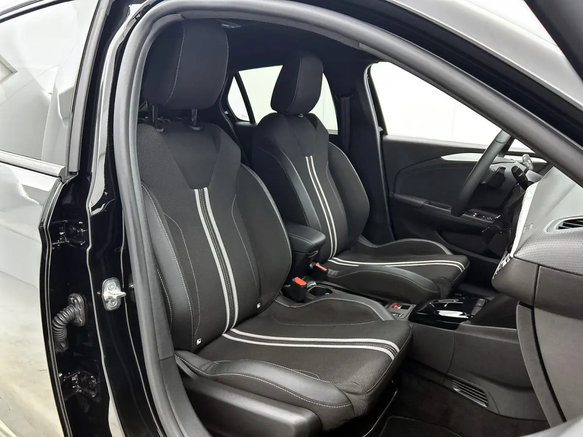 1.2 110pk Hybrid GS Automaat | Navigatie | Climate Control | Cruise Control | Camera | 16"LMV | Keyless Entry/Start | LED | Apple Carplay/Android Auto |