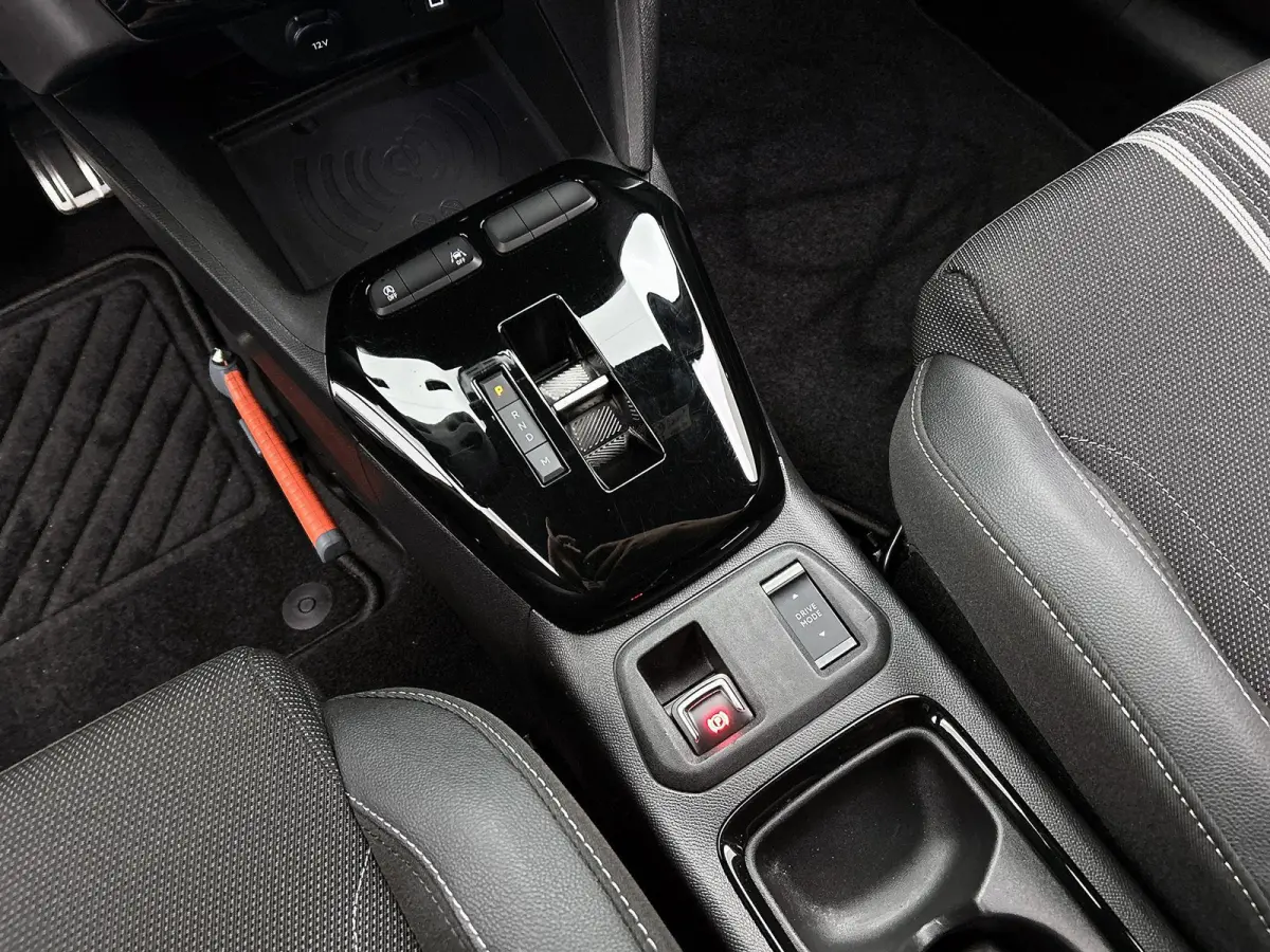 1.2 110pk Hybrid GS Automaat | Navigatie | Climate Control | Cruise Control | Camera | 16"LMV | Keyless Entry/Start | LED | Apple Carplay/Android Auto |