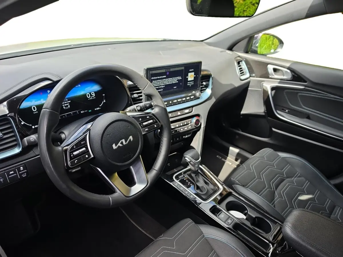 1.0 T-GDi MHEV Design Edition Automaat | Elektrische achterklep | Privacy glass