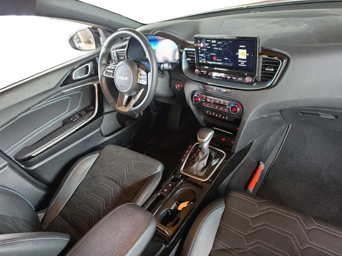 1.0 T-GDi MHEV Design Edition Automaat | Elektrische achterklep | Privacy glass