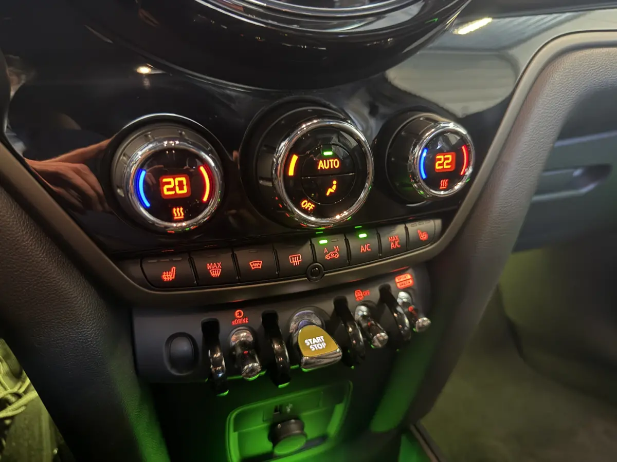 2.0 Cooper SE ALL4 Camera/Leder/Apple/Elec stoel