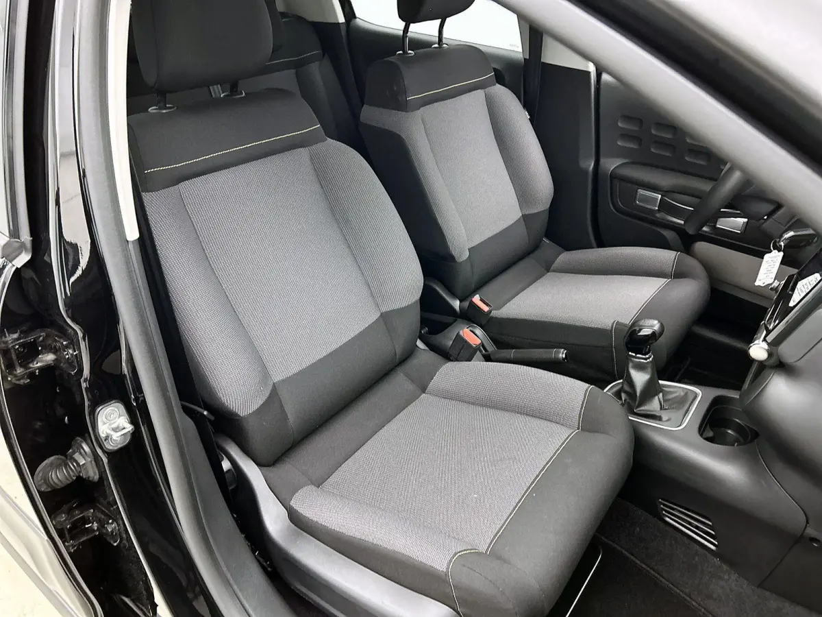 1.2 82pk Feel Edition | Navigatie | Climate Control | Cruise Control | Parkeersensoren | 16"LMV | LED | Apple Carplay/Android Auto |