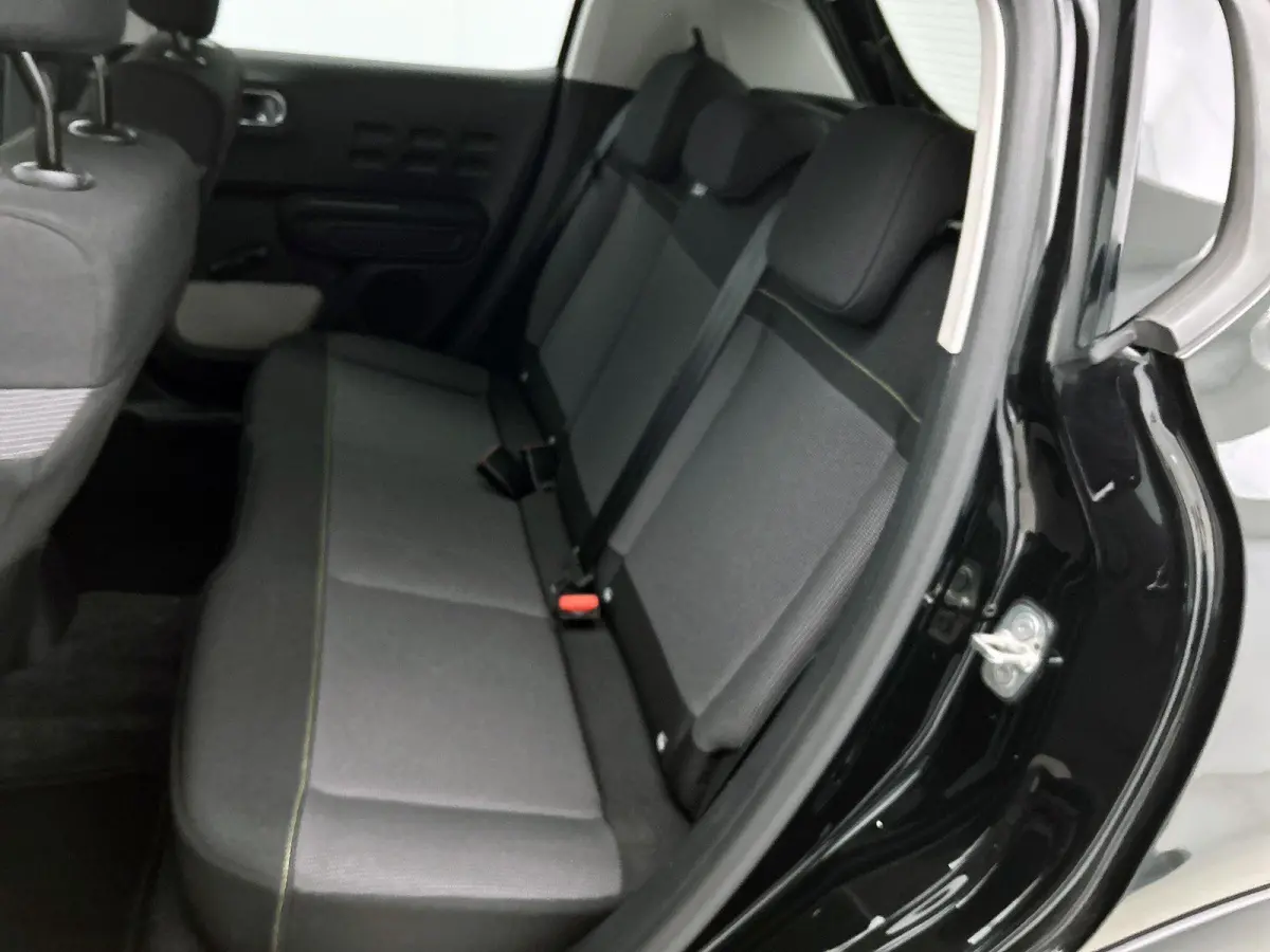 1.2 82pk Feel Edition | Navigatie | Climate Control | Cruise Control | Parkeersensoren | 16"LMV | LED | Apple Carplay/Android Auto |