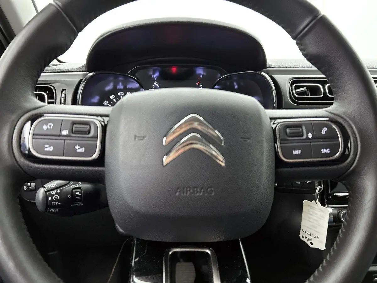 1.2 82pk Feel Edition | Navigatie | Climate Control | Cruise Control | Parkeersensoren | 16"LMV | LED | Apple Carplay/Android Auto |