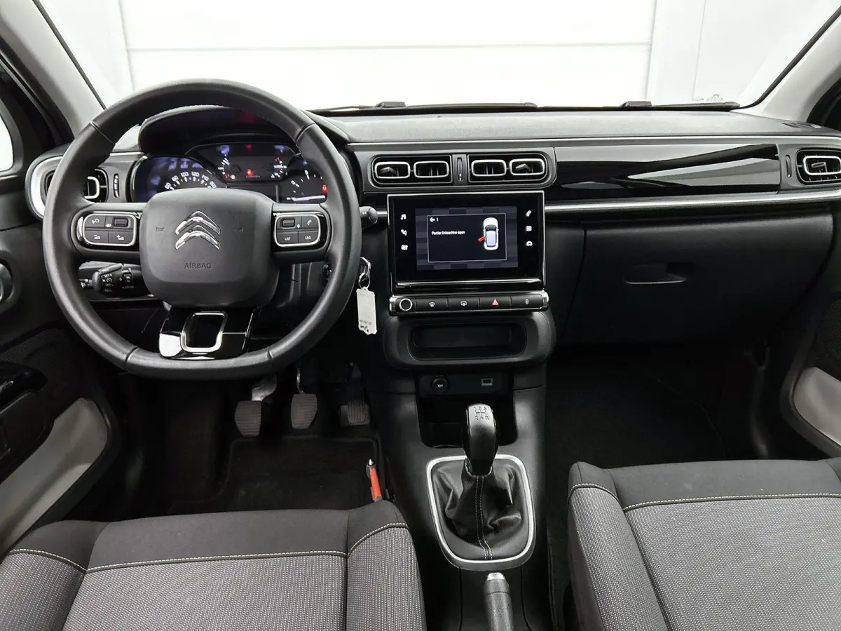 1.2 82pk Feel Edition | Navigatie | Climate Control | Cruise Control | Parkeersensoren | 16"LMV | LED | Apple Carplay/Android Auto |