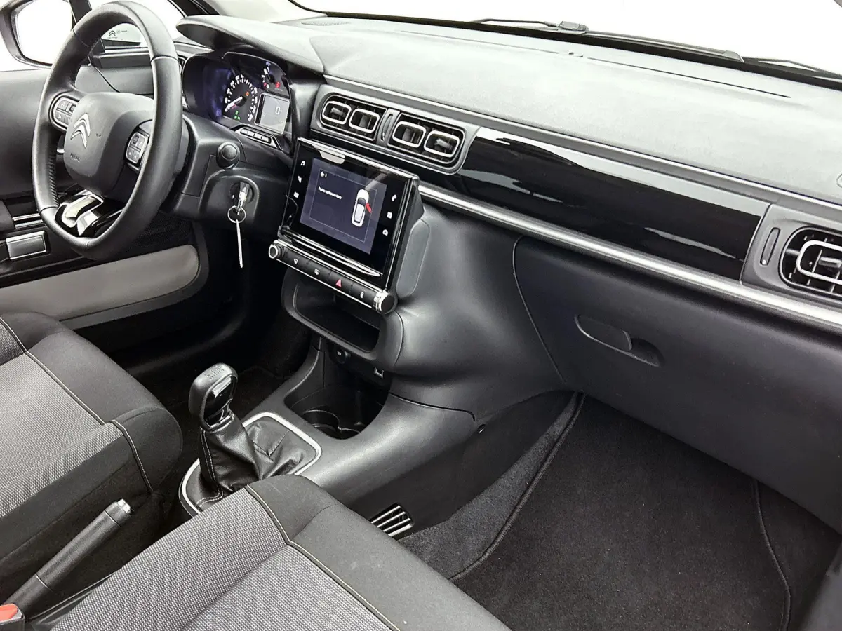 1.2 82pk Feel Edition | Navigatie | Climate Control | Cruise Control | Parkeersensoren | 16"LMV | LED | Apple Carplay/Android Auto |