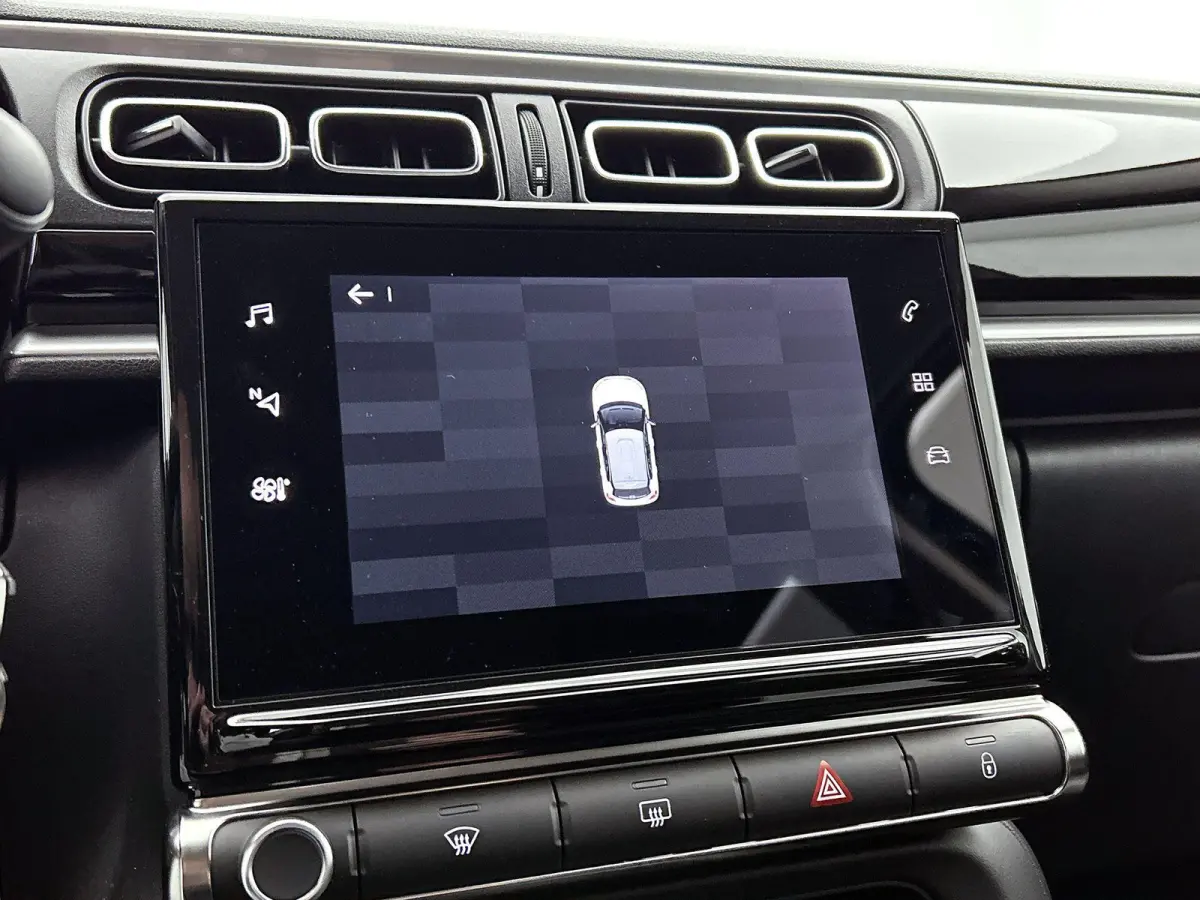 1.2 82pk Feel Edition | Navigatie | Climate Control | Cruise Control | Parkeersensoren | 16"LMV | LED | Apple Carplay/Android Auto |