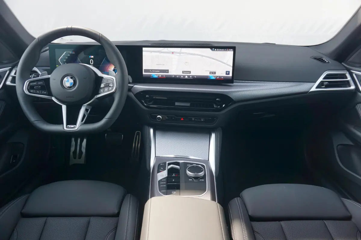 420i | M Sportpakket Pro | Stoel & Stuurwielverwarming | HiFi Systeem | Comfort Access | Camera | Parkeersensoren voor én achter | Adaptive LED Koplampen