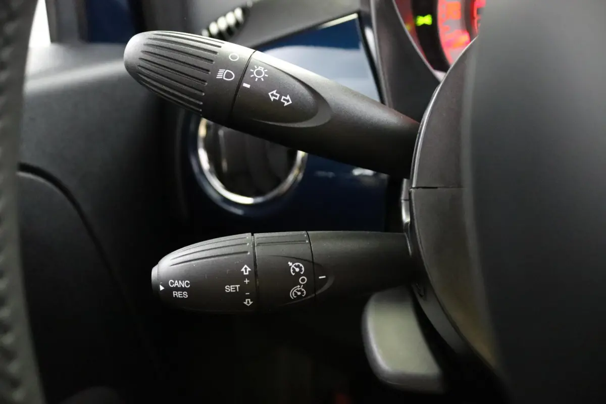 1.0 Hybrid Dolcevita Cabrio*CRUISE*A/C*TEL*LED*PDC