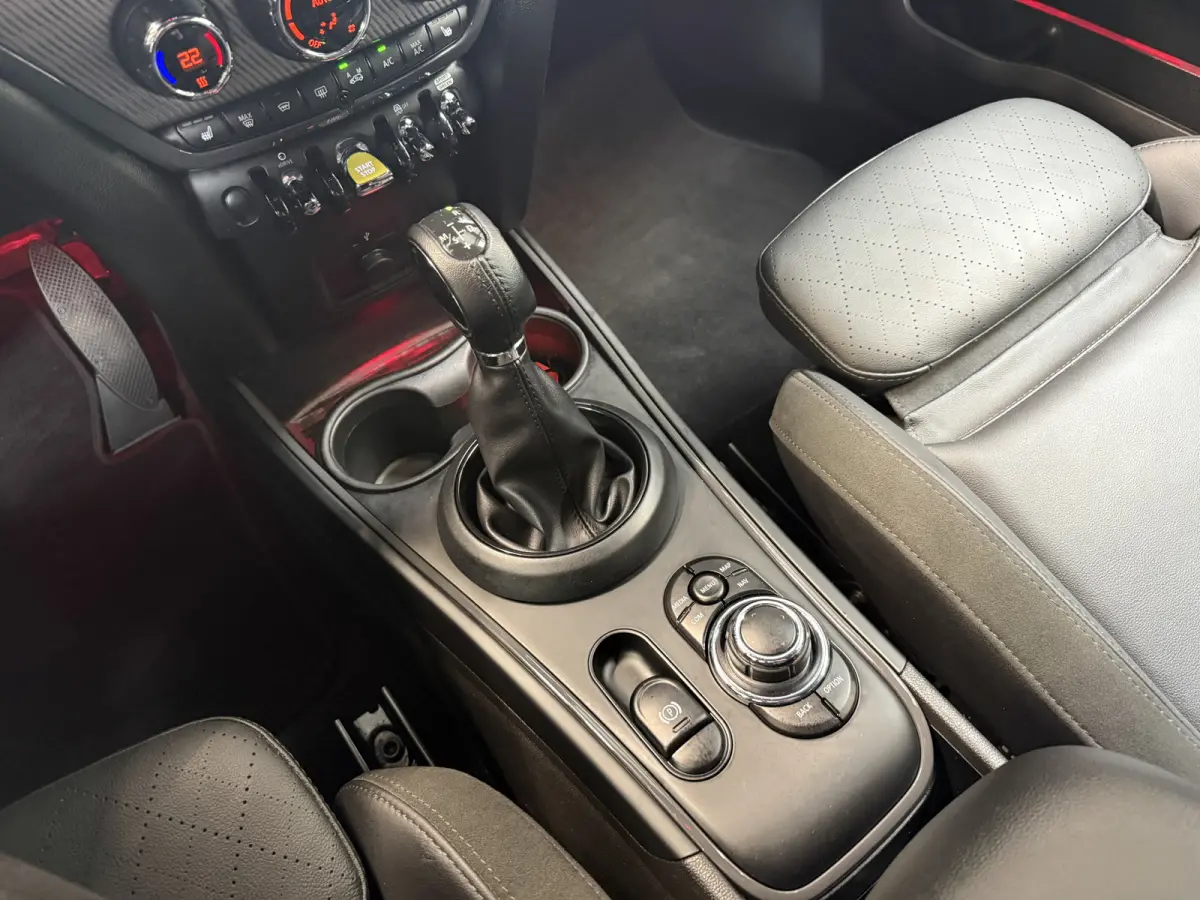 2.0 Cooper SE ALL4 Leder/Camera/Memory/Apple