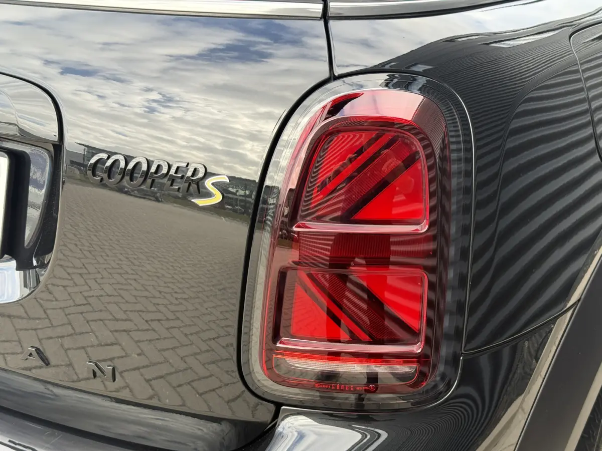 2.0 Cooper SE ALL4 Leder/Camera/Memory/Apple