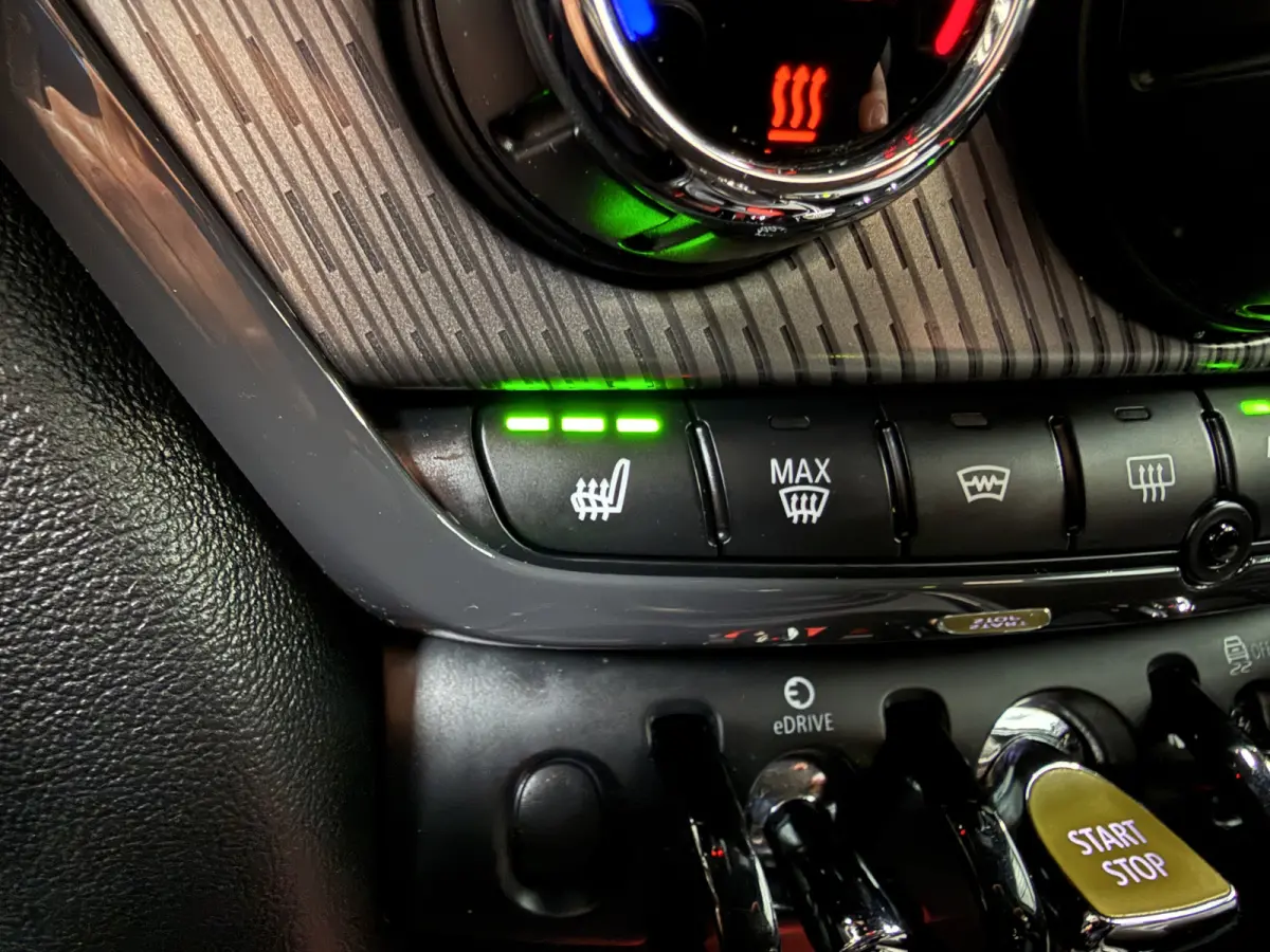 2.0 Cooper SE ALL4 Leder/Camera/Memory/Apple