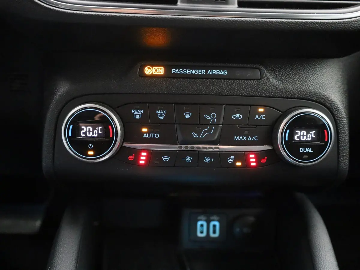 1.0 EcoBoost Titanium X Business Automaat