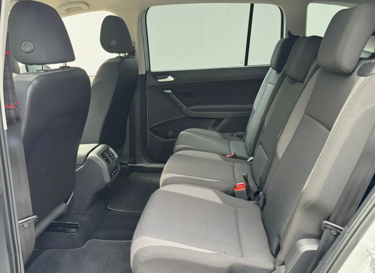 TSI COMFORTLINE 7PERS. TREKHAAK/PDC/NAVI/7-PERSOONS