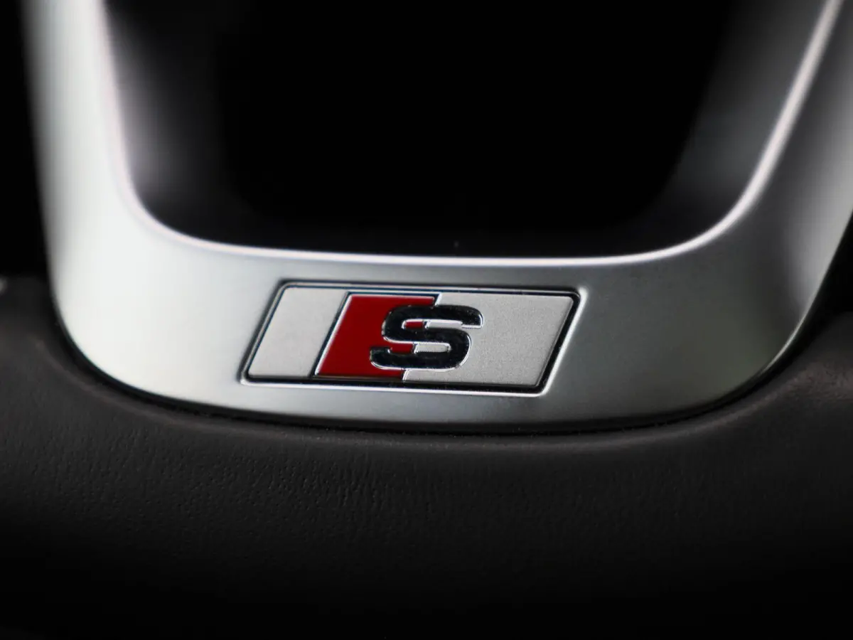 55 TFSI e S edition Competition 367 PK | S-line | Automaat | Panoramadak | 360 Camera | Bang & Olufsen Premium | Climate Control | Trekhaak | Adaptive Cruise Control |