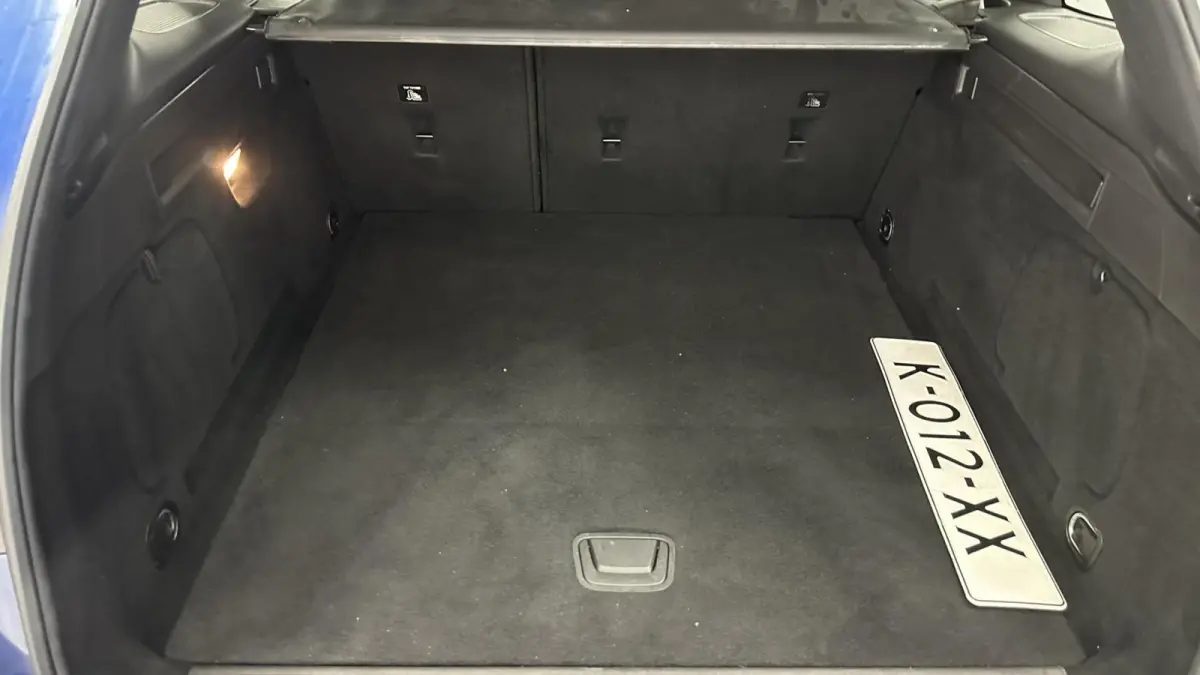 1.2 Business Edition TREKHAAK CRUISE LM CARPLAY.