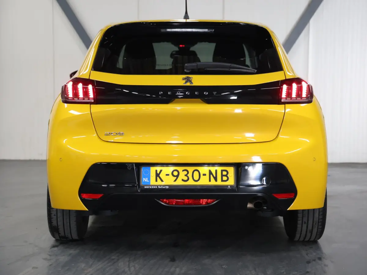 Allure 100pk Automaat | 1ste eigenaar | AppleCarplay/AndroidAuto | Parkeersensoren | FULL LED | Navigatie | Lederen Stuurwiel | Climate Control | Cruise Control | 16" LMV | Isofix | Privacy 