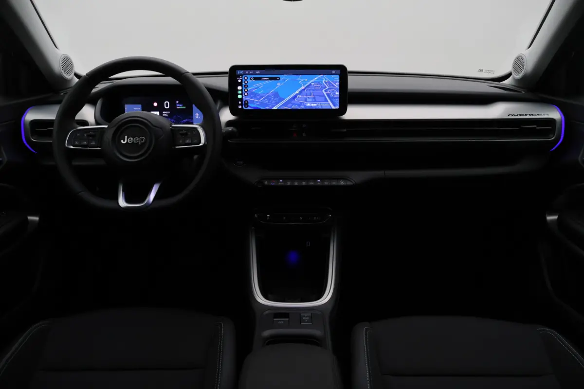 Summit 54 kWh Camera, Apple CarPlay, LED, ACC, Climate Control, 18"