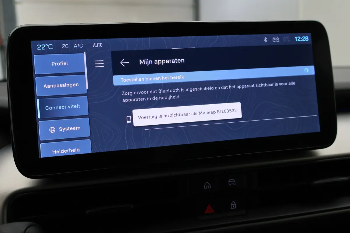 Summit 54 kWh Camera, Apple CarPlay, LED, ACC, Climate Control, 18"
