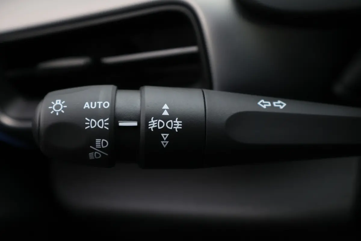 Summit 54 kWh Camera, Apple CarPlay, LED, ACC, Climate Control, 18"