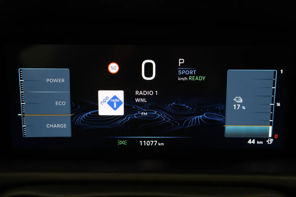 Summit 54 kWh Camera, Apple CarPlay, LED, ACC, Climate Control, 18"