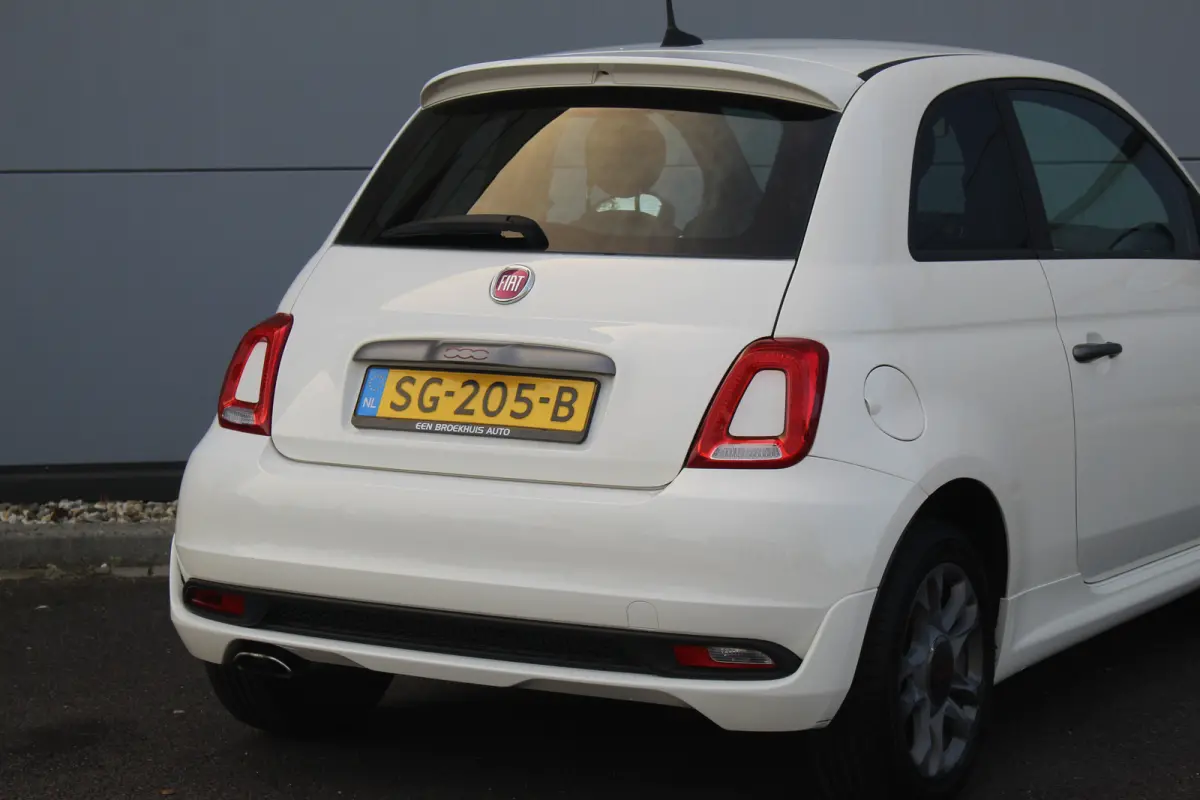 0.9 TwinAir Turbo Sport | Airco | Cruise C. | 15" LMV " | Bluetooth | Ventrale vergr. | Elec. ramen & Sp. | Airco | Cruise C. | 15" LMV " | Bluetooth | Ventrale vergr. | Elec. ramen & Sp. |