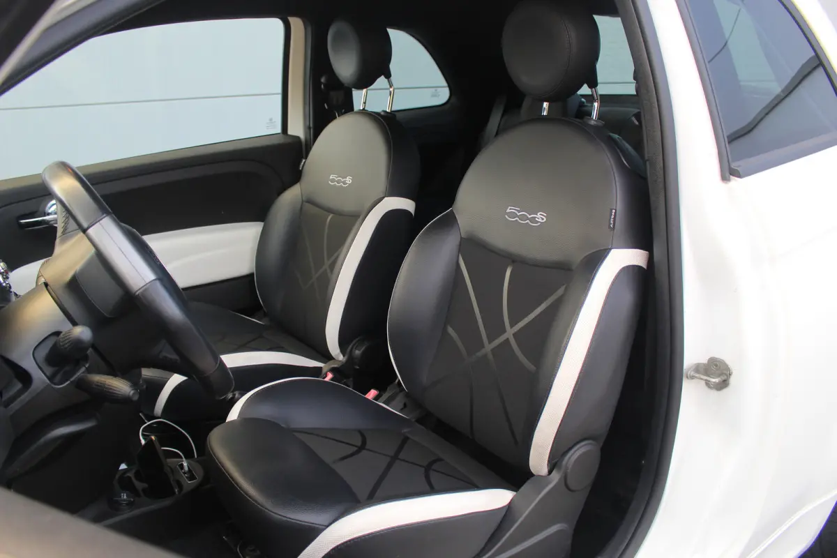 0.9 TwinAir Turbo Sport | Airco | Cruise C. | 15" LMV " | Bluetooth | Ventrale vergr. | Elec. ramen & Sp. | Airco | Cruise C. | 15" LMV " | Bluetooth | Ventrale vergr. | Elec. ramen & Sp. |