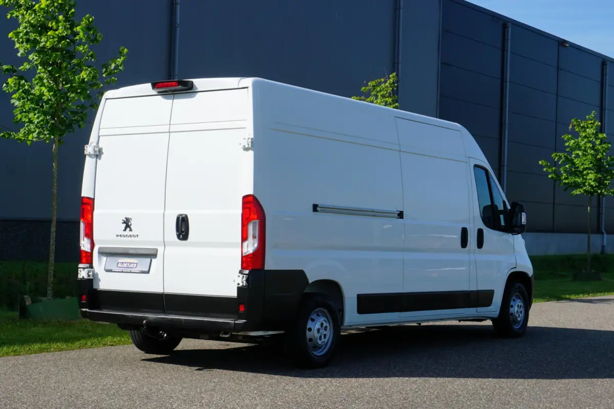 335 2.2 BlueHDi 165 L3H2 Premium Mobiele Werkplaats |Sortimo inrichting |Wandstroom |2 stoelen |2 airbags |Camera |Standkachel |Verwarmde stoelen |EURO6D |165 pk |1e eigenaar