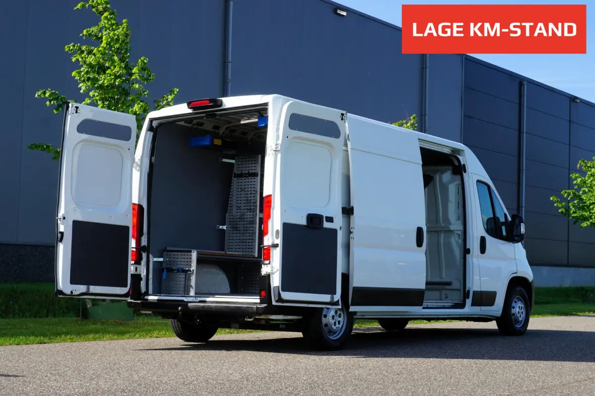 335 2.2 BlueHDi 165 L3H2 Premium Mobiele Werkplaats |Sortimo inrichting |Wandstroom |2 stoelen |2 airbags |Camera |Standkachel |Verwarmde stoelen |EURO6D |165 pk |1e eigenaar