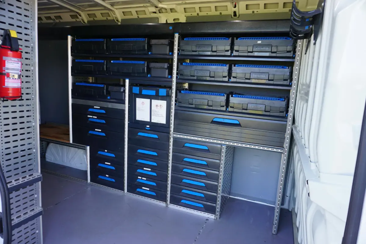 335 2.2 BlueHDi 165 L3H2 Premium Mobiele Werkplaats |Sortimo inrichting |Wandstroom |2 stoelen |2 airbags |Camera |Standkachel |Verwarmde stoelen |EURO6D |165 pk |1e eigenaar