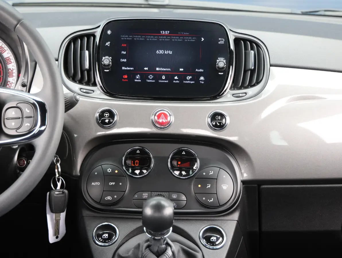 1.0 Hybrid Club | 1ste eigenaar | Climate | Privacy Glass | AppleCarPlay | Cruise Control