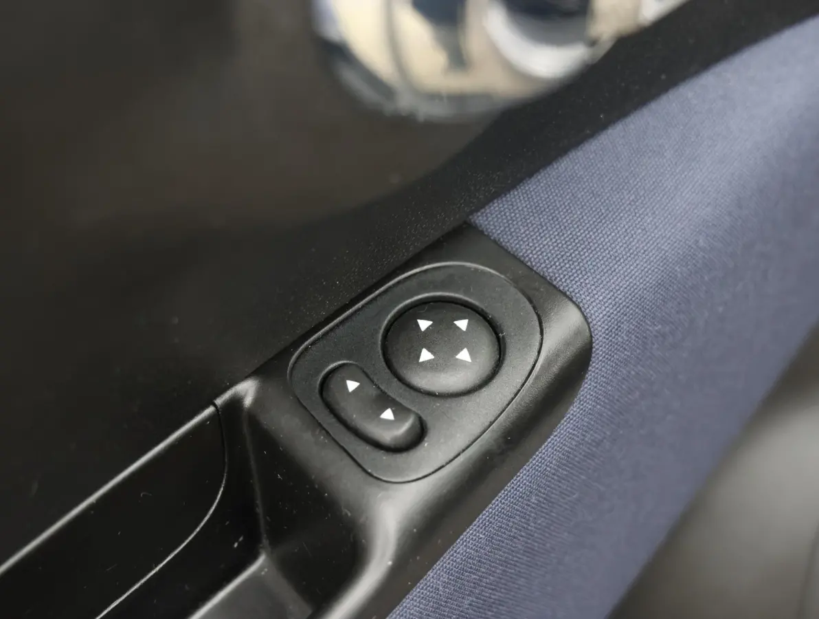 1.0 Hybrid Club | 1ste eigenaar | Climate | Privacy Glass | AppleCarPlay | Cruise Control