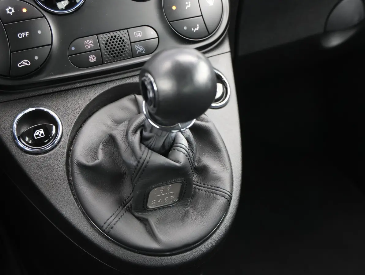 1.0 Hybrid Club | 1ste eigenaar | Climate | Privacy Glass | AppleCarPlay | Cruise Control