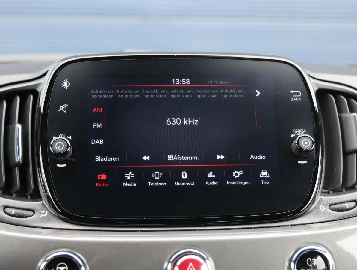 1.0 Hybrid Club | 1ste eigenaar | Climate | Privacy Glass | AppleCarPlay | Cruise Control