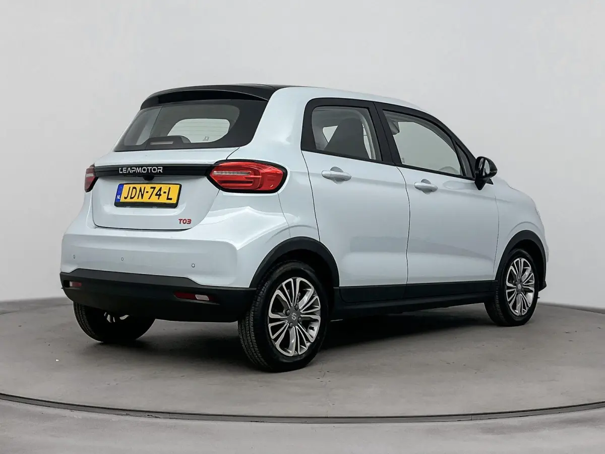 Design 37.3 kWh 95pk | Lage kilometerstand! | 265km WLTP Actieradius | Navigatie | Panoramadak | Achteruitrijcamera | Adaptieve Cruise Control | Climate Control | Parkeersensoren | Bluetooth