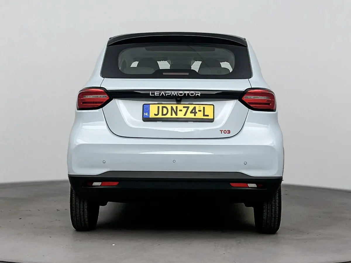 Design 37.3 kWh 95pk | Lage kilometerstand! | 265km WLTP Actieradius | Navigatie | Panoramadak | Achteruitrijcamera | Adaptieve Cruise Control | Climate Control | Parkeersensoren | Bluetooth