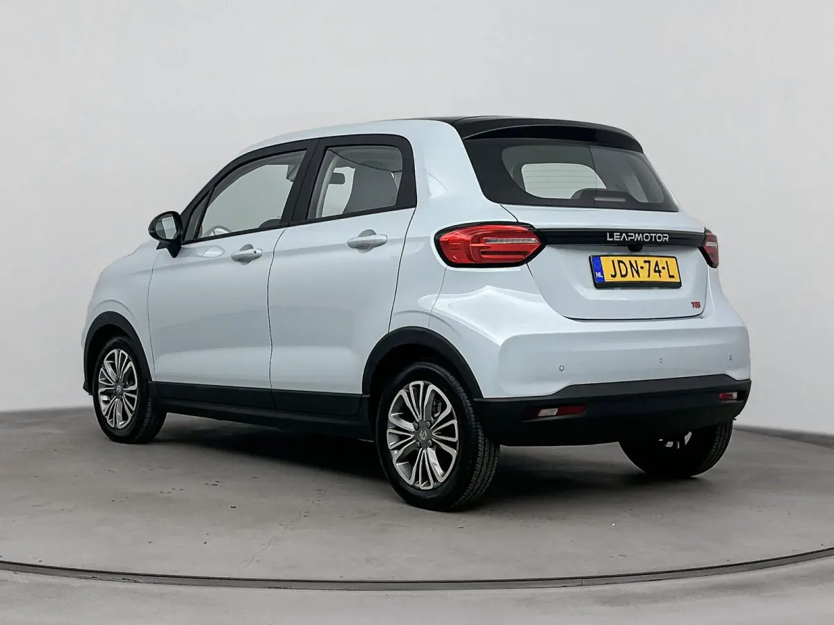 Design 37.3 kWh 95pk | Lage kilometerstand! | 265km WLTP Actieradius | Navigatie | Panoramadak | Achteruitrijcamera | Adaptieve Cruise Control | Climate Control | Parkeersensoren | Bluetooth