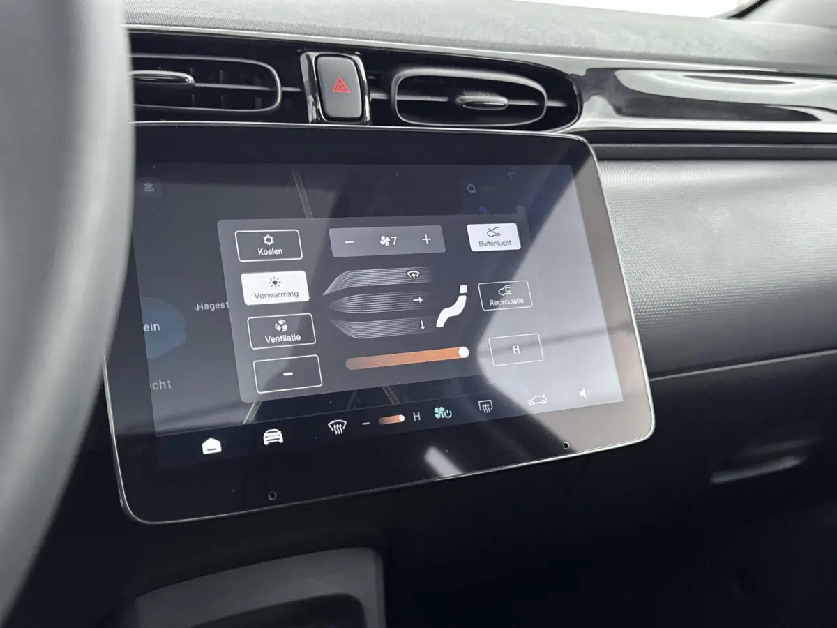 Design 37.3 kWh 95pk | Lage kilometerstand! | 265km WLTP Actieradius | Navigatie | Panoramadak | Achteruitrijcamera | Adaptieve Cruise Control | Climate Control | Parkeersensoren | Bluetooth