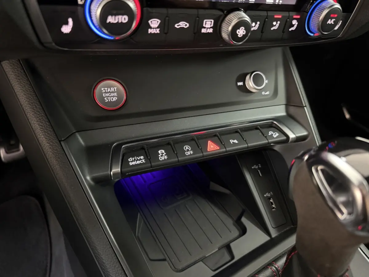 RSQ3 2.5 TFSI Quattro PANO RS SEAT TREKH