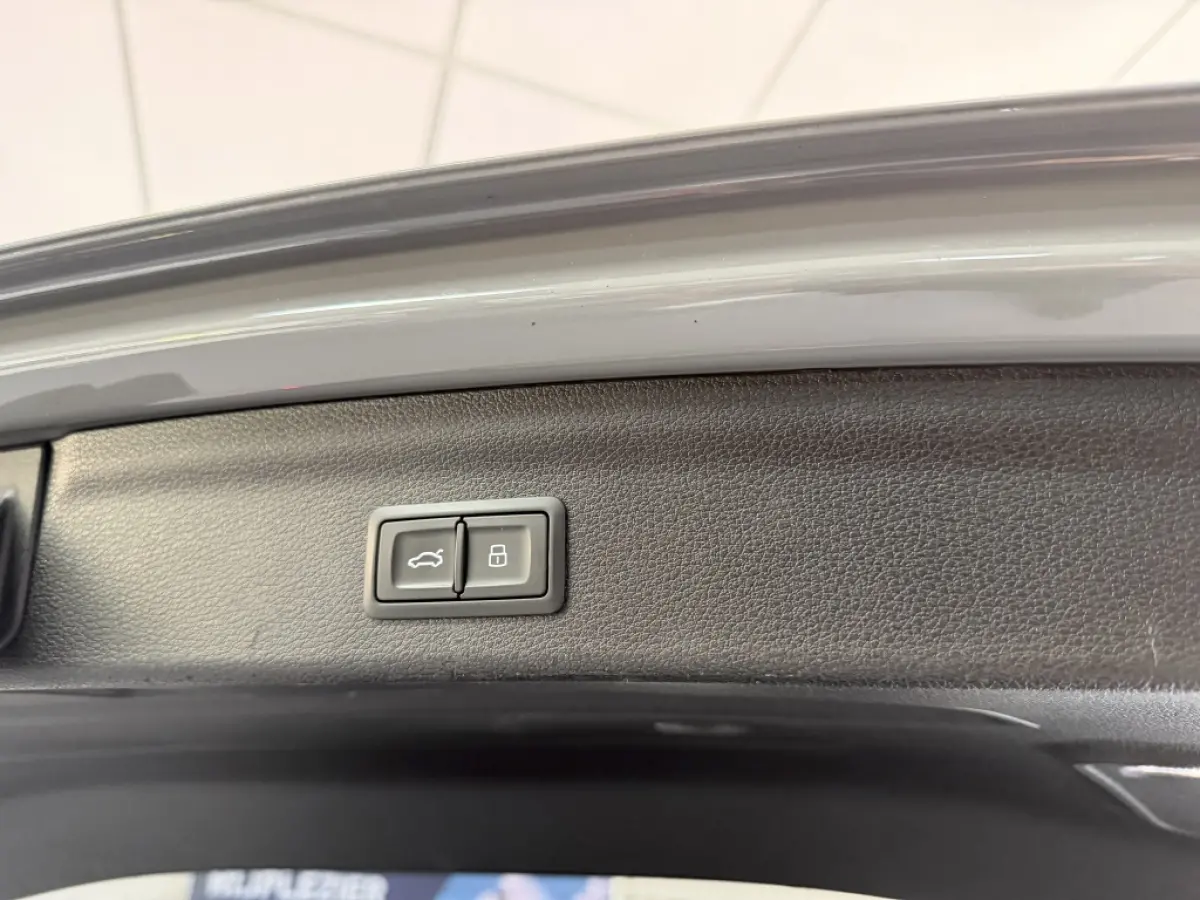 RSQ3 2.5 TFSI Quattro PANO RS SEAT TREKH