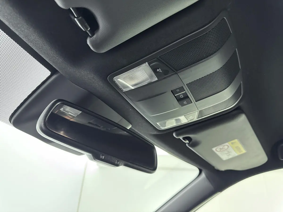 188pk PHEV Automaat | Trekhaak | 1.500 kg Trekgewicht | Navigatie | Camera | Stoel/Achterbankverwarming