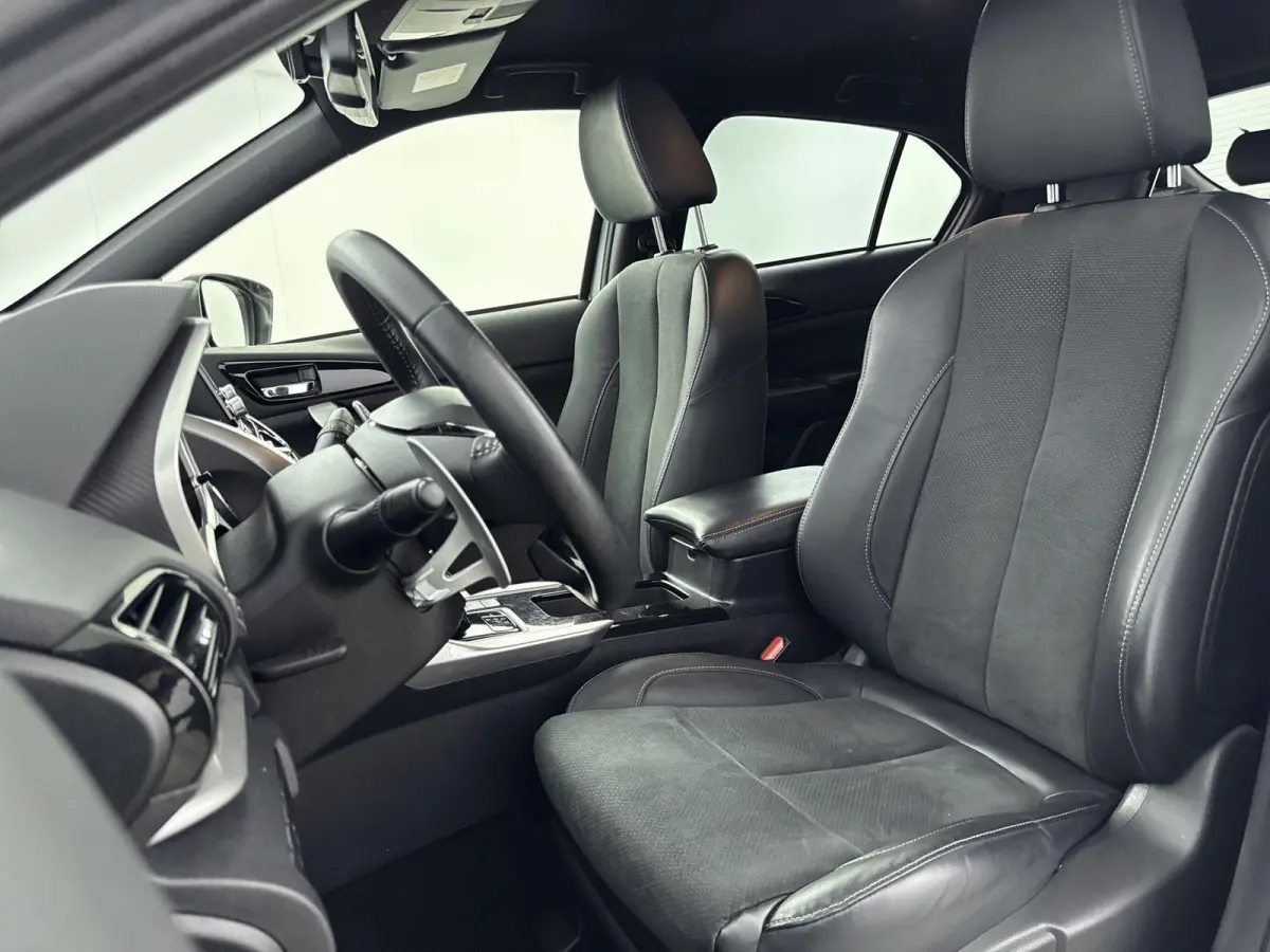 188pk PHEV Automaat Instyle | Trekhaak | 1.500 kg Trekgewicht | Navigatie | Camera | Stoel/Achterbankverwarming