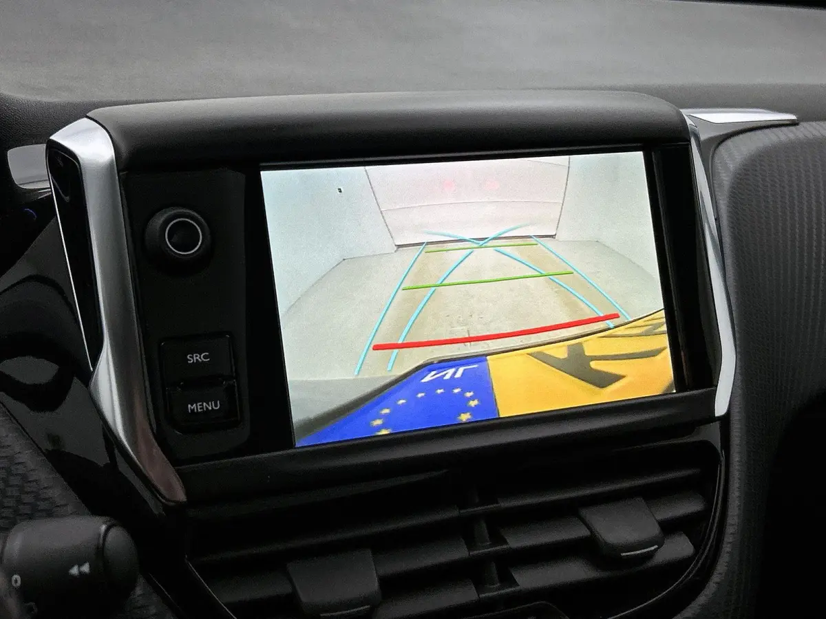 SUV Crossway 130pk Automaat | Navigatie | Panoramadak | Achteruitrijcamera | Leder/Alcantara | Climate Control | Cruise Control | Parkeersensoren | Grip Control | Apple Carplay / Android Aut
