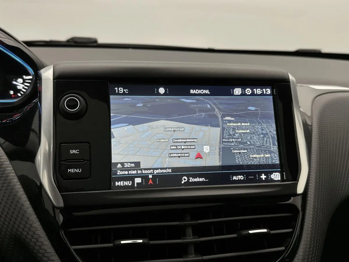 SUV Crossway 130pk Automaat | Navigatie | Panoramadak | Achteruitrijcamera | Leder/Alcantara | Climate Control | Cruise Control | Parkeersensoren | Grip Control | Apple Carplay / Android Aut