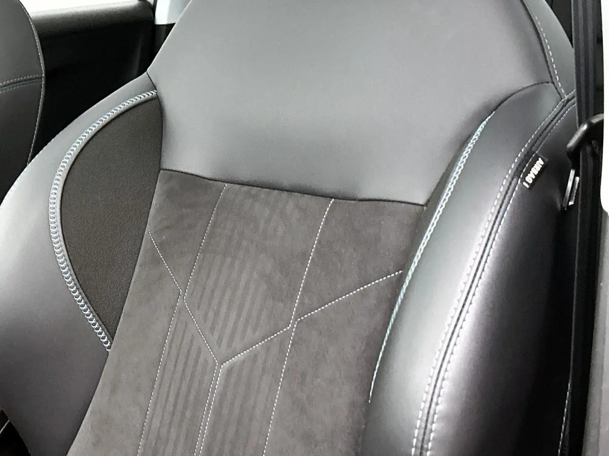 SUV Crossway 130pk Automaat | Navigatie | Panoramadak | Achteruitrijcamera | Leder/Alcantara | Climate Control | Cruise Control | Parkeersensoren | Grip Control | Apple Carplay / Android Aut