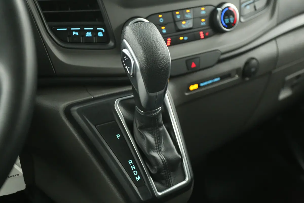 2.0 TDCI L2H1 | DC | 6 Zits | Aut. | Airco | Cruise | Camera | Trekhaak | Carplay | 2xSchuifdeur