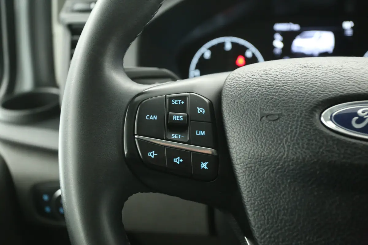 2.0 TDCI L2H1 | DC | 6 Zits | Aut. | Airco | Cruise | Camera | Trekhaak | Carplay | 2xSchuifdeur