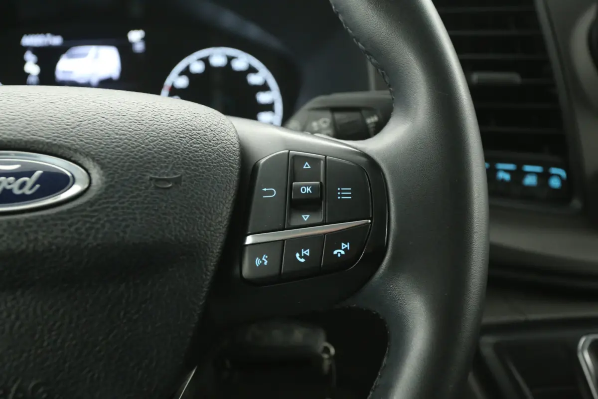2.0 TDCI L2H1 | DC | 6 Zits | Aut. | Airco | Cruise | Camera | Trekhaak | Carplay | 2xSchuifdeur