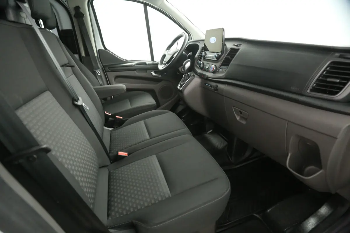 2.0 TDCI L2H1 | DC | 6 Zits | Aut. | Airco | Cruise | Camera | Trekhaak | Carplay | 2xSchuifdeur
